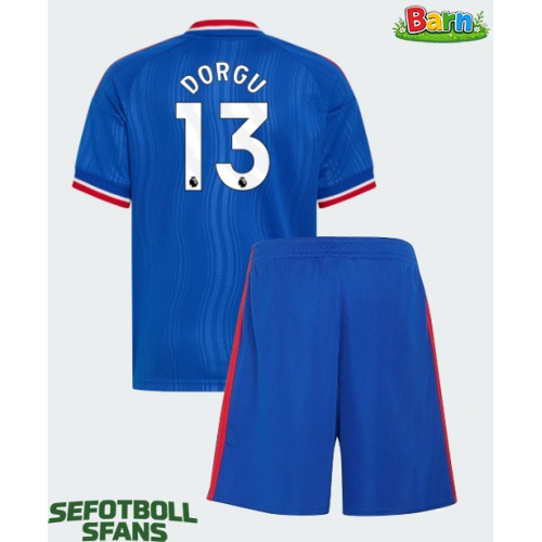 Manchester United Patrick Dorgu #13 Bortaställ Barn 2026-27 Kortärmad (+ Korta byxor)